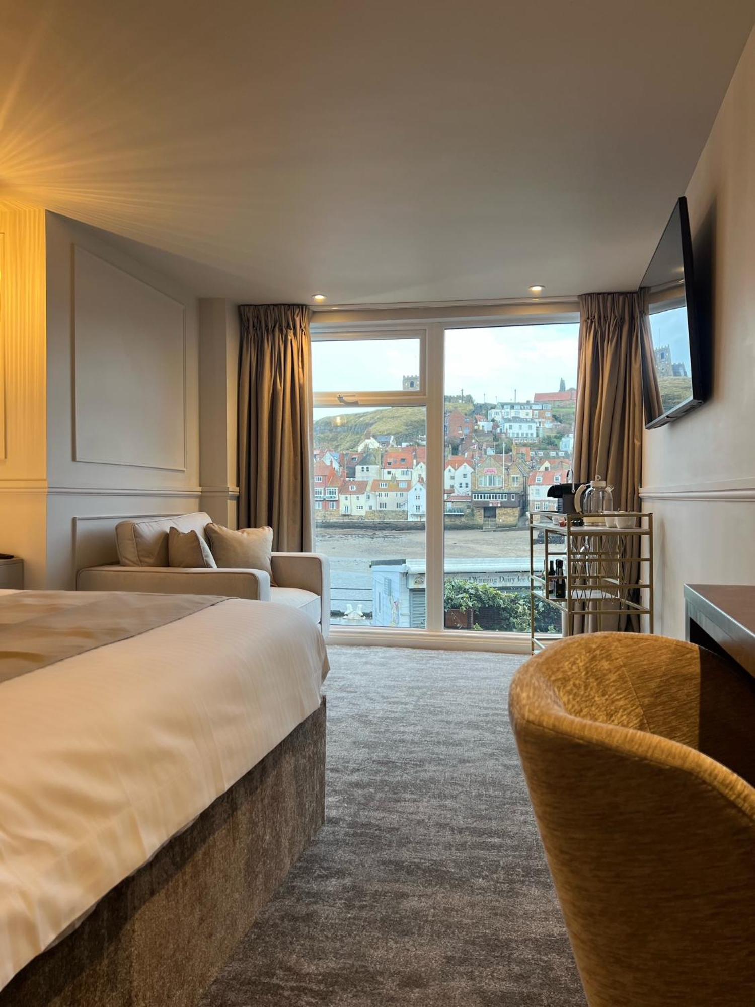 Number 3 Pier Road Suites Whitby Exteriér fotografie
