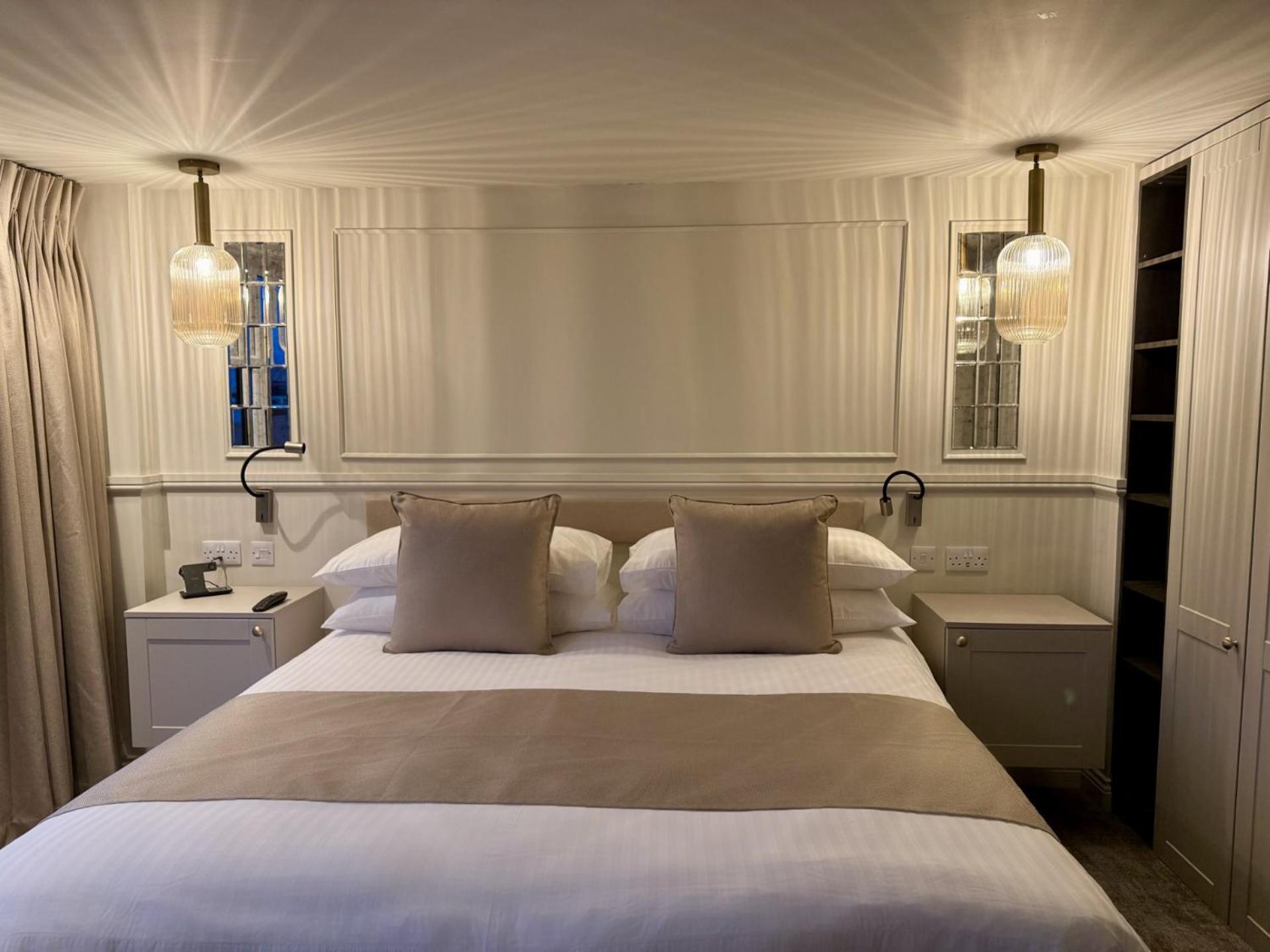 Number 3 Pier Road Suites Whitby Exteriér fotografie